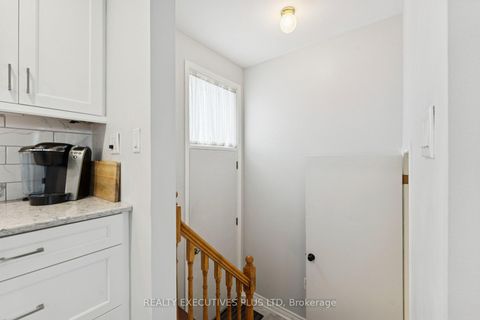 Photo 13 at 23 Helmsdale Crescent, Clairville, Toronto
