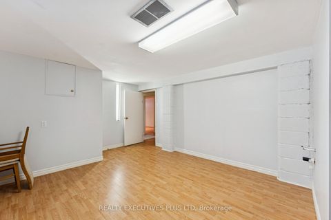 Photo 18 at 23 Helmsdale Crescent, Clairville, Toronto