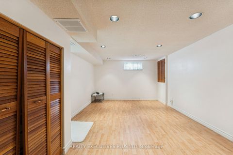 Photo 19 at 23 Helmsdale Crescent, Clairville, Toronto