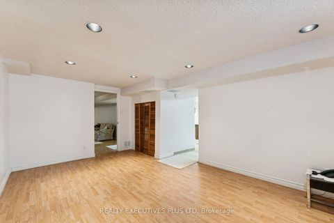 Photo 20 at 23 Helmsdale Crescent, Clairville, Toronto