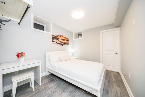 Photo 33 at 8 Springhurst Avenue, South Parkdale, Toronto