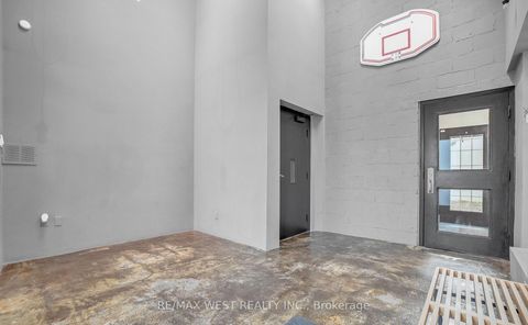 Photo 4 at 53 Argyle Street, Bellwoods, Toronto