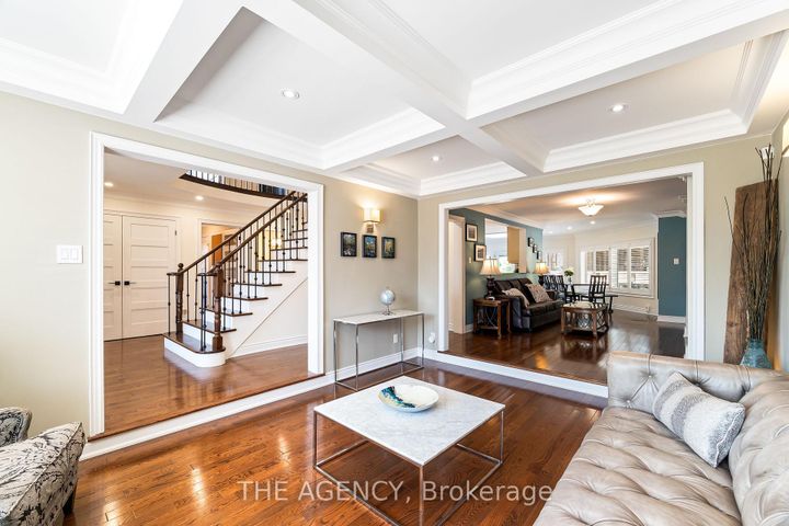 Photo 2 at 7 Stonegate Drive, Snelgrove, Brampton