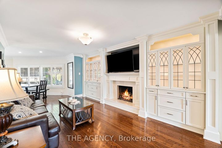 Photo 4 at 7 Stonegate Drive, Snelgrove, Brampton