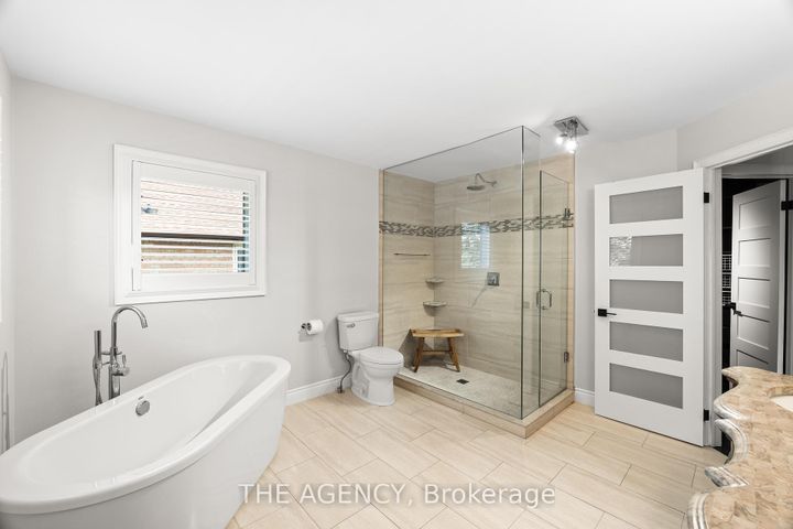 Photo 16 at 7 Stonegate Drive, Snelgrove, Brampton