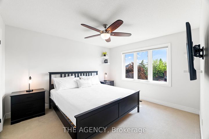 Photo 18 at 7 Stonegate Drive, Snelgrove, Brampton