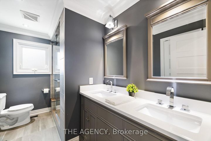 Photo 24 at 7 Stonegate Drive, Snelgrove, Brampton