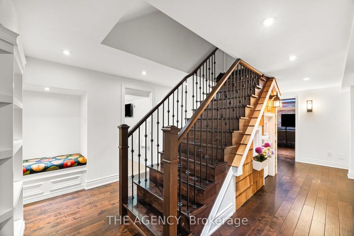 Photo 26 at 7 Stonegate Drive, Snelgrove, Brampton