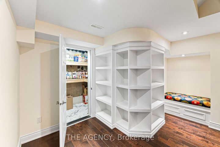 Photo 34 at 7 Stonegate Drive, Snelgrove, Brampton