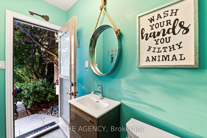 Photo 35 at 7 Stonegate Drive, Snelgrove, Brampton