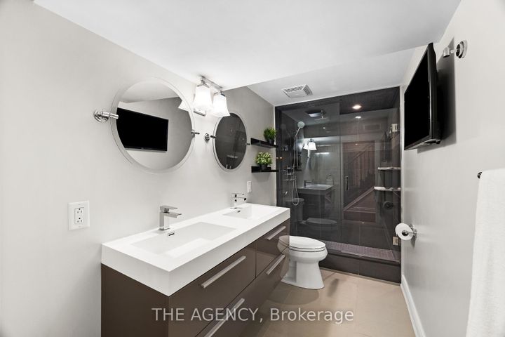 Photo 36 at 7 Stonegate Drive, Snelgrove, Brampton