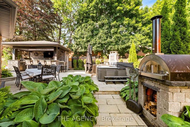 Photo 37 at 7 Stonegate Drive, Snelgrove, Brampton