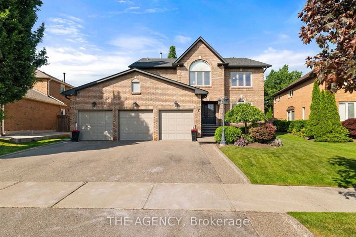Photo 49 at 7 Stonegate Drive, Snelgrove, Brampton