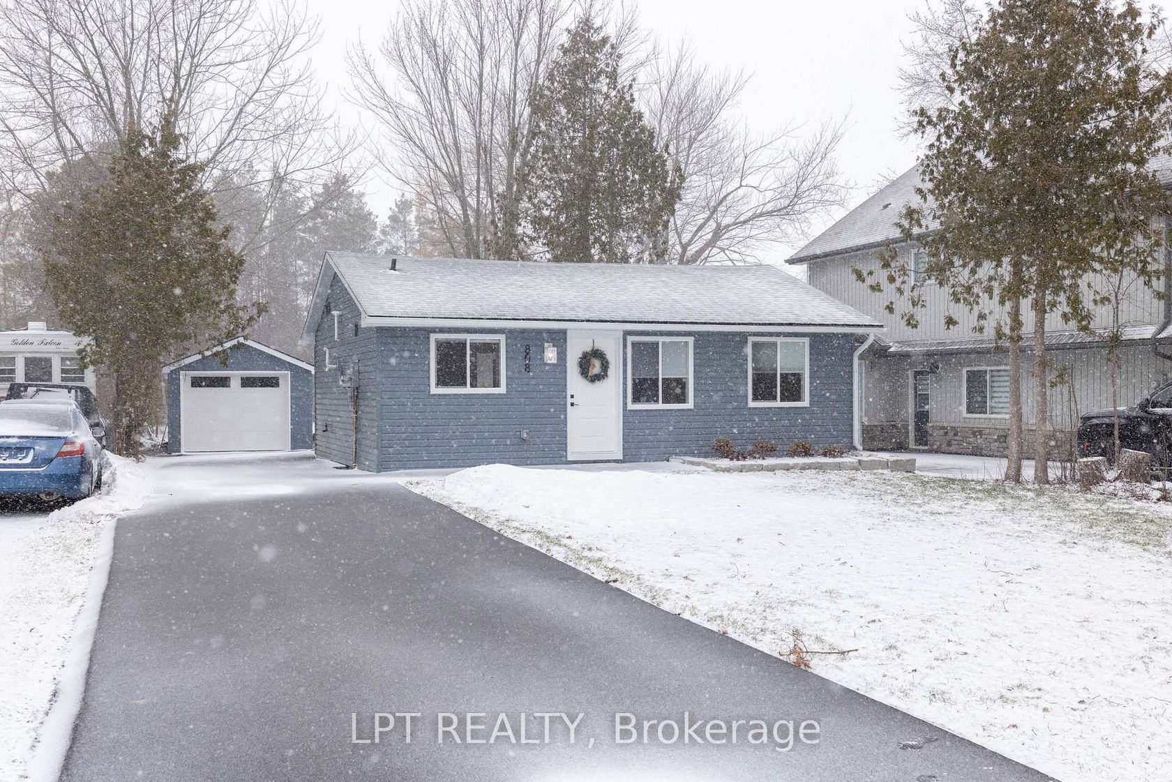 808 Montsell Avenue, Historic Lakeshore Communities, Georgina photo 2