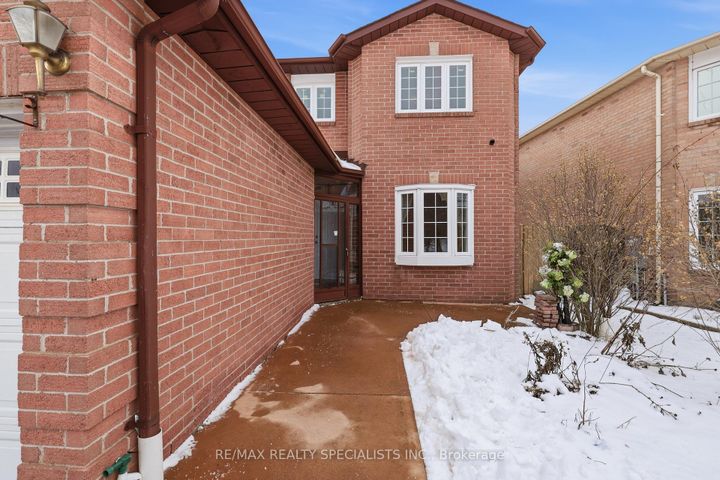 Photo 6 at 162 Major William Sharpe Drive, Northwood Park, Brampton