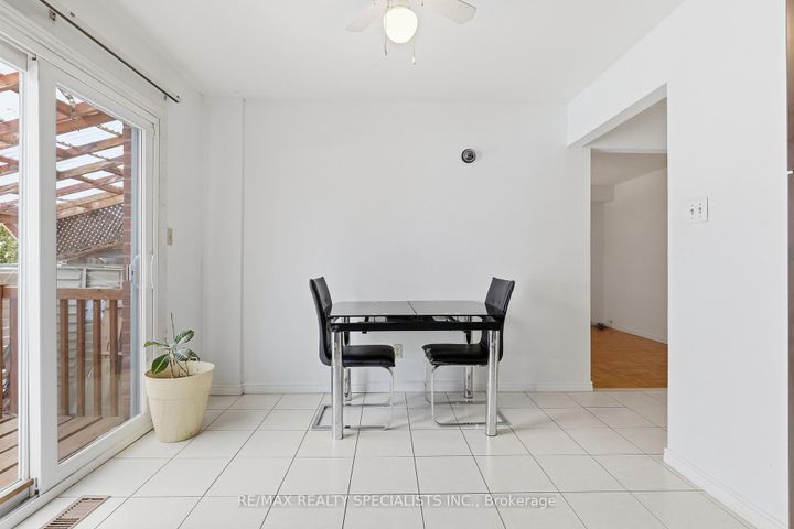 Photo 7 at 162 Major William Sharpe Drive, Northwood Park, Brampton