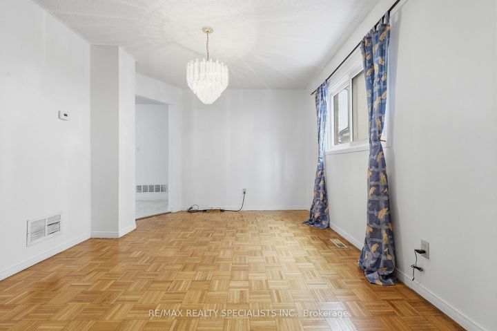 Photo 8 at 162 Major William Sharpe Drive, Northwood Park, Brampton