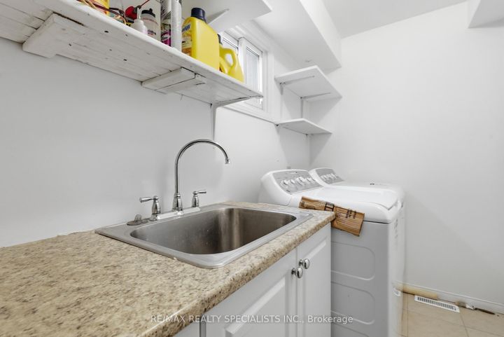 Photo 13 at 162 Major William Sharpe Drive, Northwood Park, Brampton