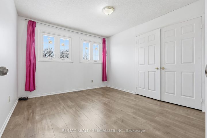 Photo 14 at 162 Major William Sharpe Drive, Northwood Park, Brampton