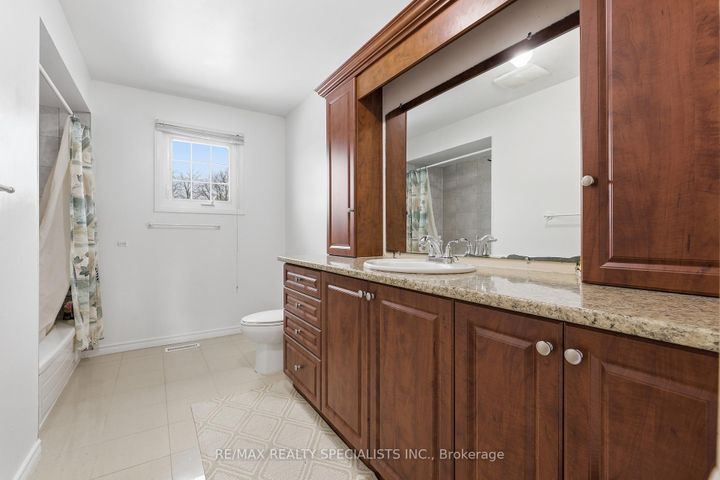 Photo 16 at 162 Major William Sharpe Drive, Northwood Park, Brampton