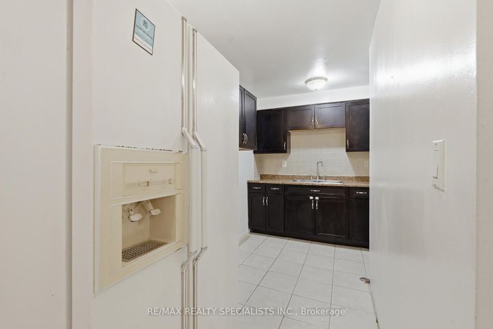 Photo 18 at 162 Major William Sharpe Drive, Northwood Park, Brampton