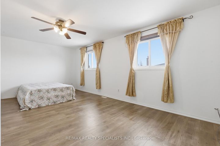 Photo 32 at 162 Major William Sharpe Drive, Northwood Park, Brampton