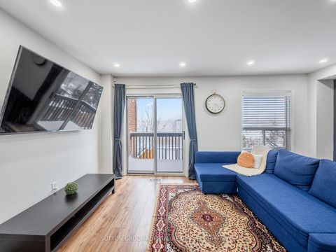 Photo 11 at 81 Parktree Drive, Maple, Vaughan