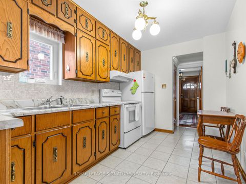 Photo 7 at 136 Cranbrooke Avenue, Lawrence Park North, Toronto