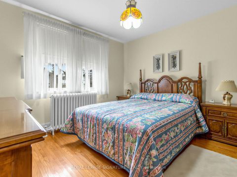 Photo 26 at 136 Cranbrooke Avenue, Lawrence Park North, Toronto