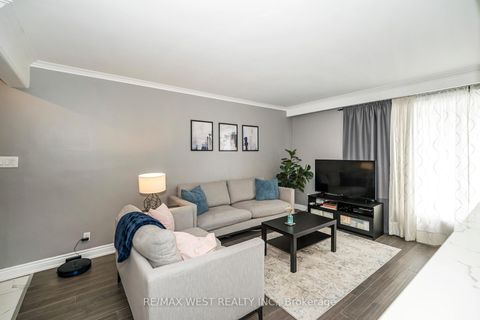 Photo 4 at 22 Dimplefield Place, West Deane, Toronto