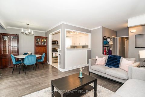 Photo 8 at 22 Dimplefield Place, West Deane, Toronto