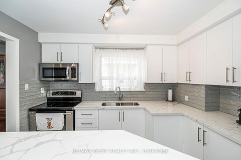 Photo 14 at 22 Dimplefield Place, West Deane, Toronto