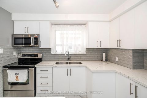 Photo 15 at 22 Dimplefield Place, West Deane, Toronto