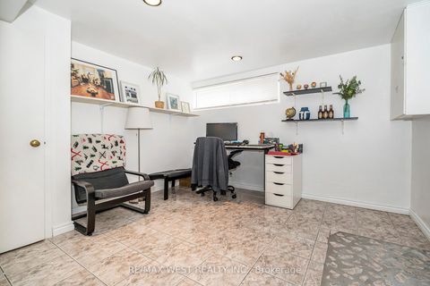Photo 24 at 22 Dimplefield Place, West Deane, Toronto
