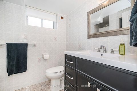 Photo 30 at 22 Dimplefield Place, West Deane, Toronto