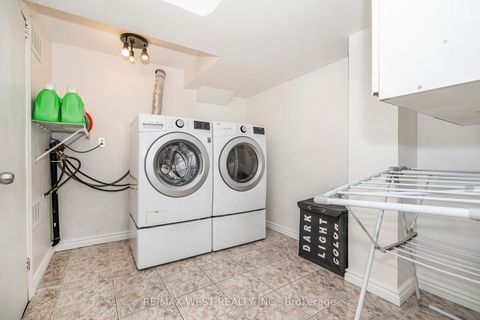 Photo 32 at 22 Dimplefield Place, West Deane, Toronto