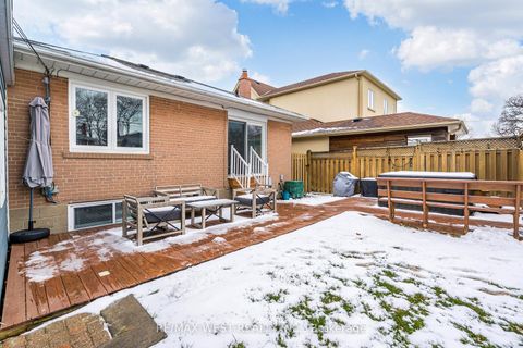Photo 34 at 22 Dimplefield Place, West Deane, Toronto