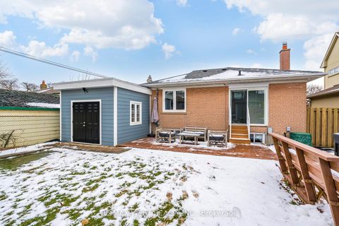 Photo 35 at 22 Dimplefield Place, West Deane, Toronto