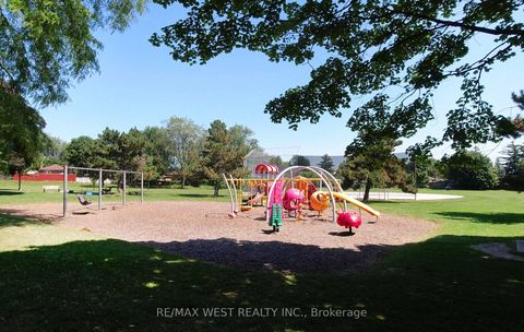 Photo 41 at 22 Dimplefield Place, West Deane, Toronto