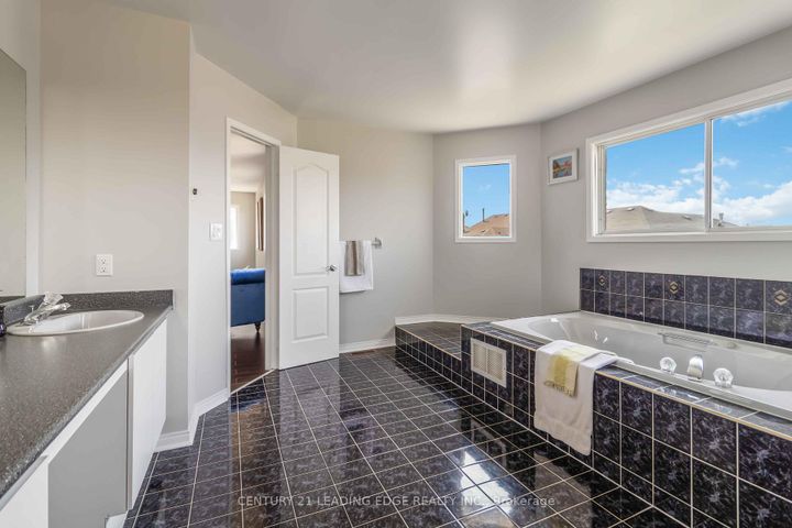 Photo 24 at 286 Fernforest Drive, Wellington, Brampton