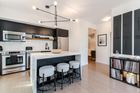 Photo 13 at Lph22 - 21 Nelson Street, Waterfront Communities C1, Toronto