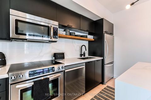 Photo 14 at Lph22 - 21 Nelson Street, Waterfront Communities C1, Toronto