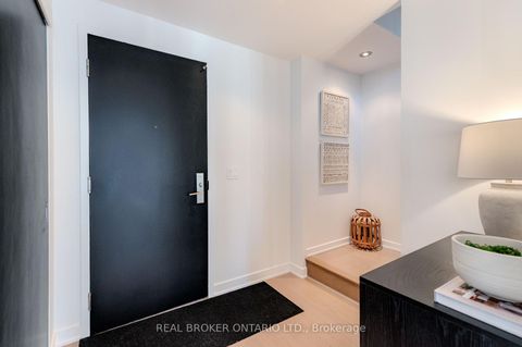 Photo 18 at Lph22 - 21 Nelson Street, Waterfront Communities C1, Toronto
