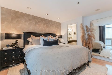 Photo 24 at Lph22 - 21 Nelson Street, Waterfront Communities C1, Toronto