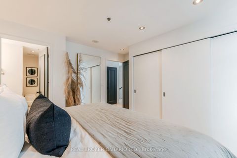 Photo 27 at Lph22 - 21 Nelson Street, Waterfront Communities C1, Toronto