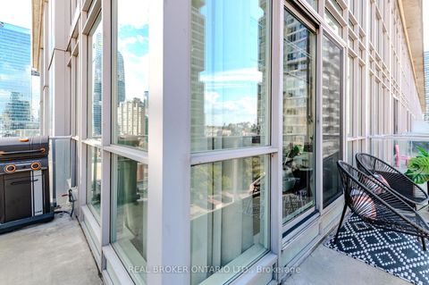 Photo 39 at Lph22 - 21 Nelson Street, Waterfront Communities C1, Toronto