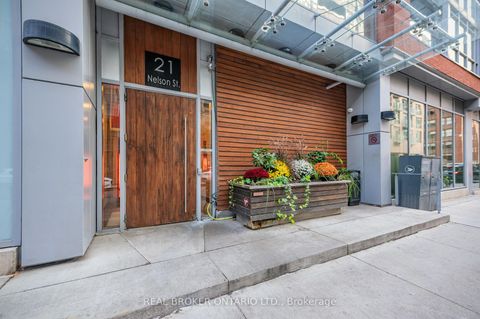 Photo 44 at Lph22 - 21 Nelson Street, Waterfront Communities C1, Toronto