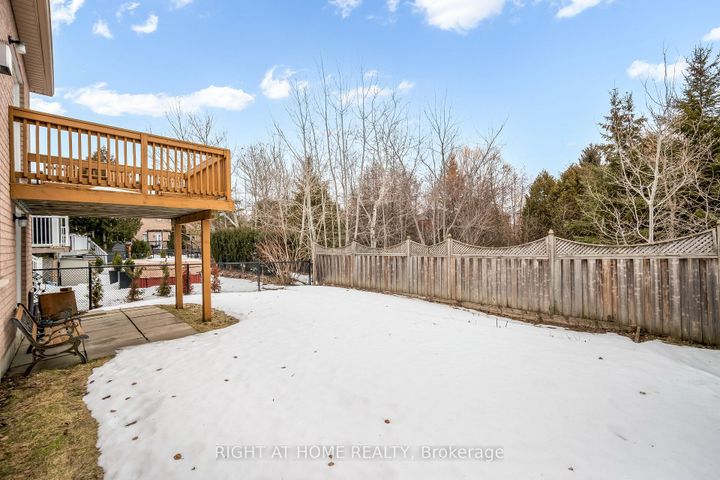 Photo 5 at 46 Woodhaven Crescent, Oak Ridges, Richmond Hill