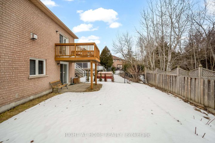 Photo 6 at 46 Woodhaven Crescent, Oak Ridges, Richmond Hill