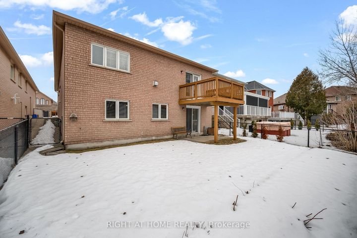 Photo 7 at 46 Woodhaven Crescent, Oak Ridges, Richmond Hill